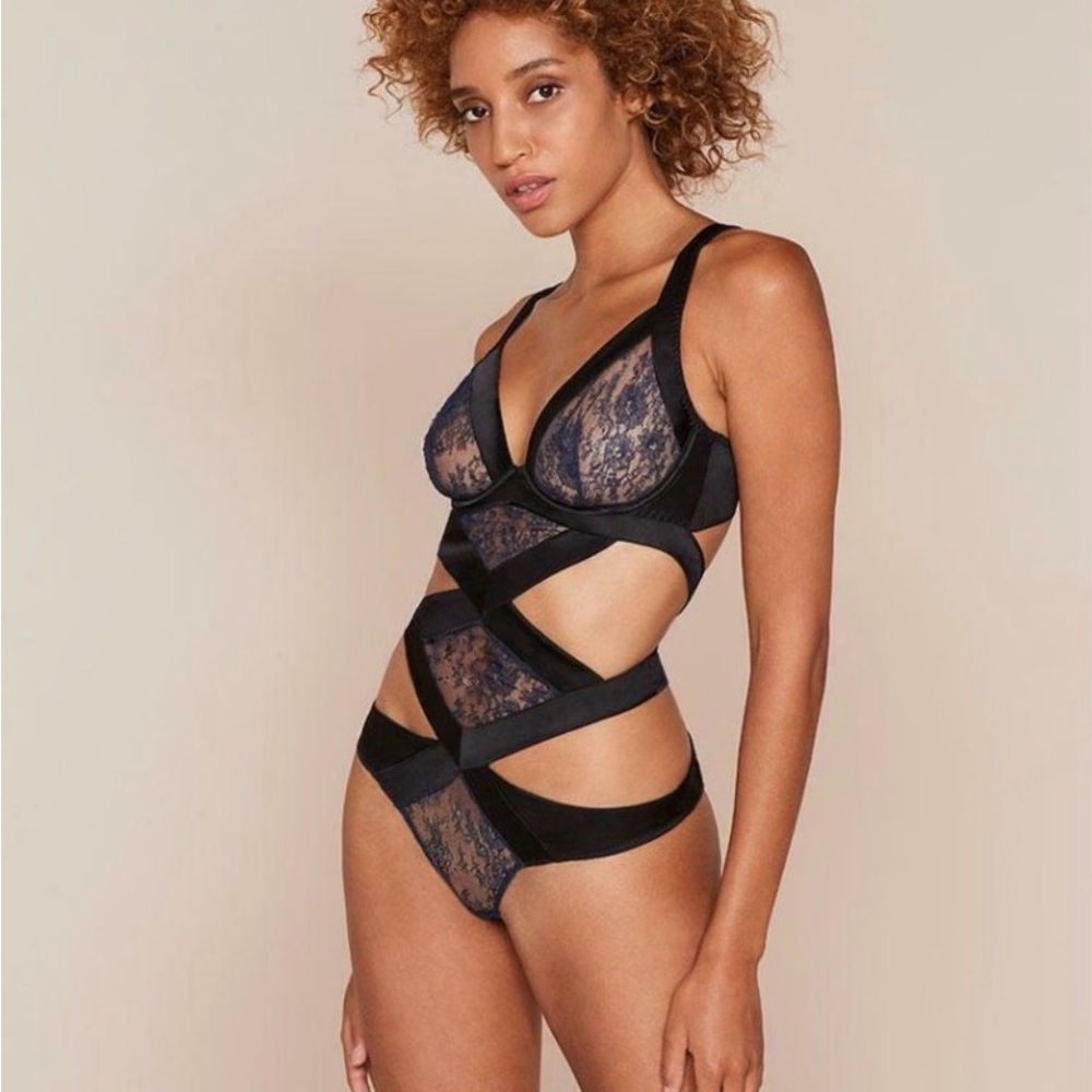 Agent Provocateur | Oriah Black Lace Onepiece | sz AP2 | Navy / Black